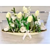 Keskeny csónak tulipános asztaldísz