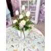 Fehér csigás tulipános tavaszi asztaldísz