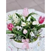 Fehér ovál tulipános tavaszi asztaldísz