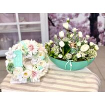 Szalma alap díszítve minőségi selyemvirágokkal, ajtóval szívecskékkel, hozzá illő asztaldísszel-virágdekorációs szettek-álom kertem