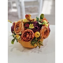 Narancs tök kaspó díszítve minőségi selyemvirágokkal, zöldekkel, almákkal, csipkebogyóval-asztaldíszek-álom kertem