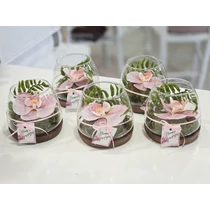 Fa talpon álló üvegbura díszítve minőségi, élethű gumi orchideával, levéllel-nőnapi ajándék-álom kertem