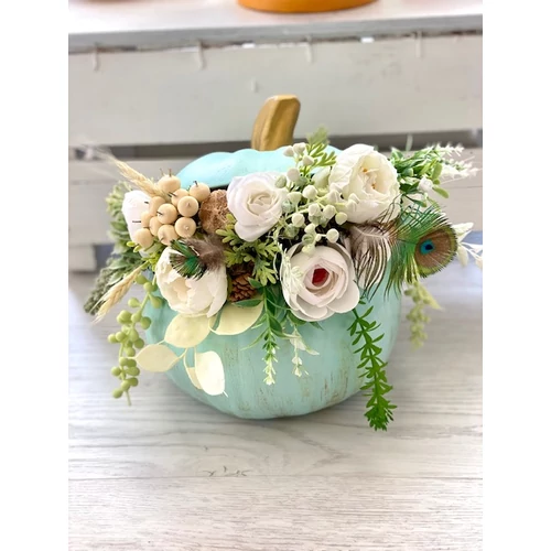 Kerámia tök díszítve minőségi selyemvirágokkal, zöldekkel, termésekkel-asztaldíszek-álom kertem