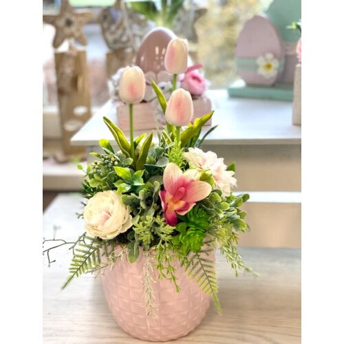Rózsaszín kerámia kaspó díszítve minőségi élethű gumi tulipánokkal, selyemvirágokkal, zöldekkel-asztaldísz-álom kertem