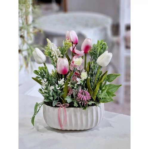Ovális fehér kerámia kaspó díszítve élethű, minőségi tulipánokkal, tavaszi virágokkal, zöldekkel-asztaldíszek-álom kertem
