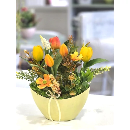 Műanyag sárga csónaktál díszítve minőségi, prémium gumi tulipánokkal, zöldekkel, tavaszi virágokkal-asztaldíszek-álom kertem