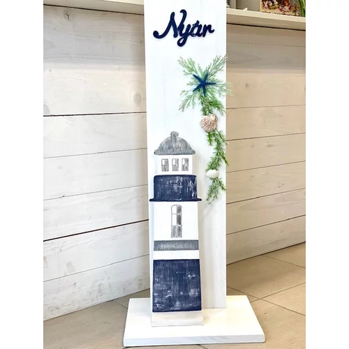 82x35 cm-es fa állvány fehérre festve, díszítve kézzel készített fa világítótoronnyal, zöldekkel, kék Nyár felirattal, kagylókkal-dekorációs állvány-Álom Kertem