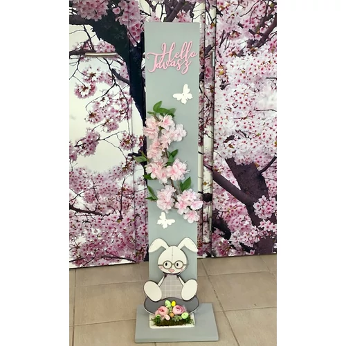 Kb 122x31 cm-es fa állvány szürke színre festve, Hello Tavasz felirattal, minőségi selyem barackvirág ágakkal, fa nyuszival, ami cserélhető Húsvét után a fa kockára-dekorációs állványok-Álom Kertem