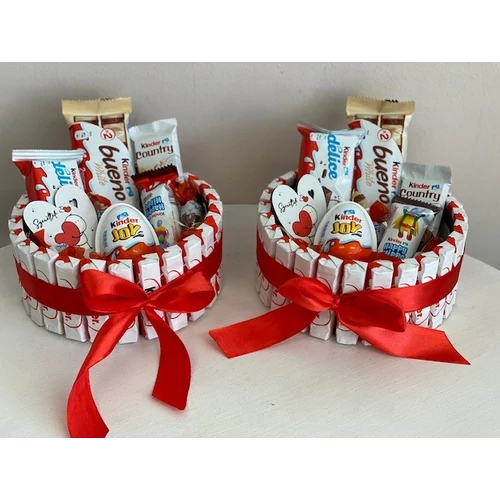 Kinder csokibox, melyben 24 db kinderszelet, 1 db Bueno, 1 db Country, 2 db Delice, 1 db Joy, 6 db Schoko Bons található-valentin napi ajándék-álom kertem